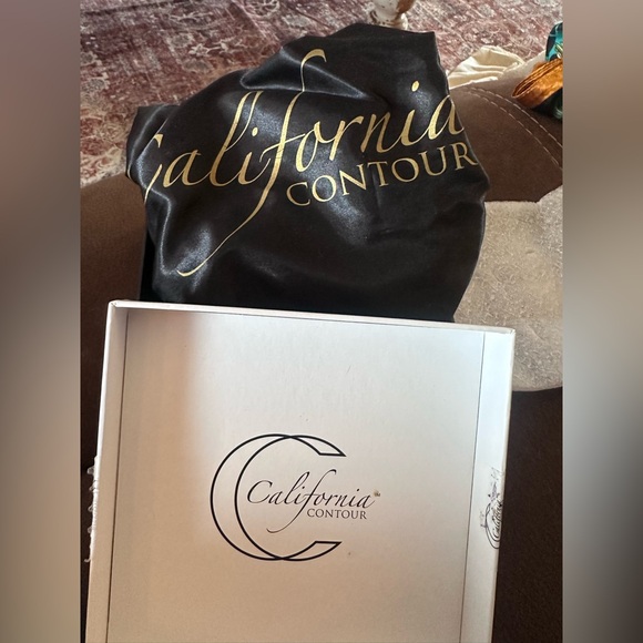 California Contour Black Tanning Mask - Picture 2 of 7